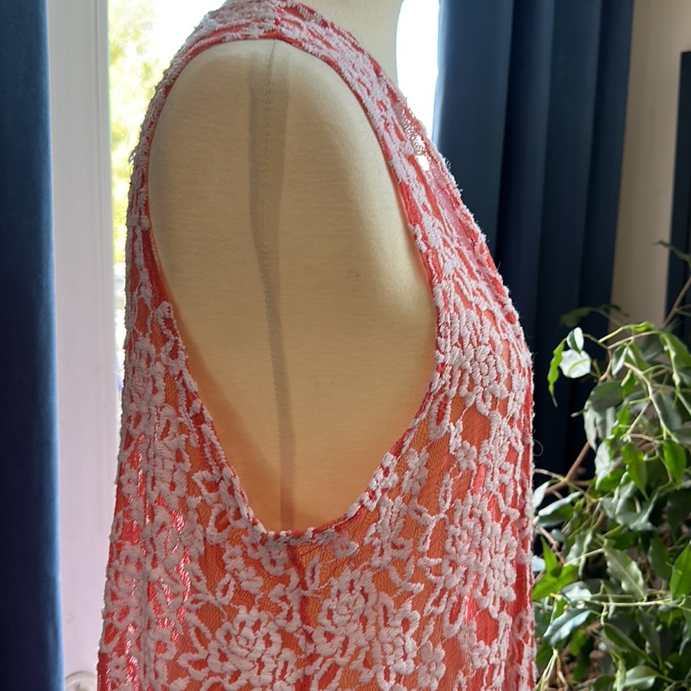 Coral & White Lace LuLaRoe Joy EUC - Picture 11 of 12